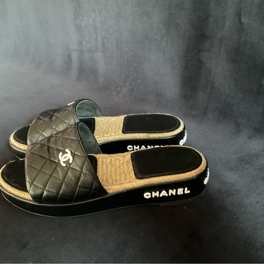 CHANEL Black Quilted Sandals